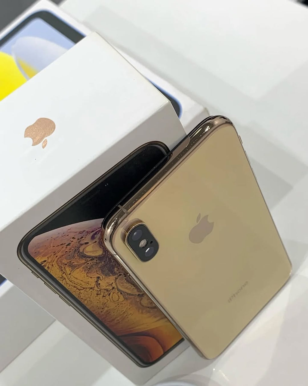 iPhone XS